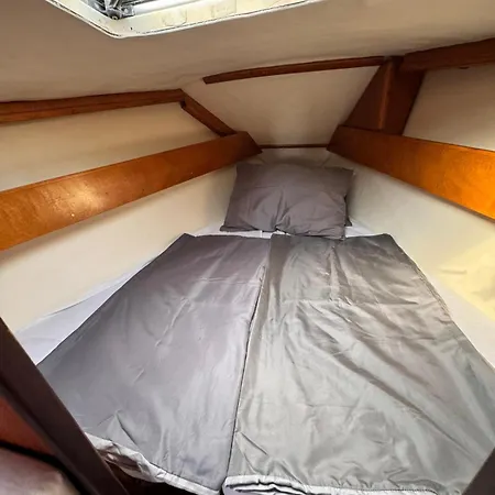 Farfalla Vintage Sailboat 船屋 *