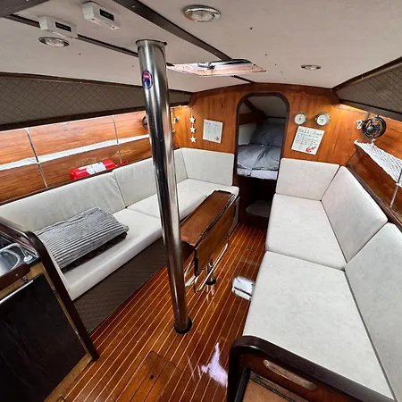 Farfalla Vintage Sailboat *