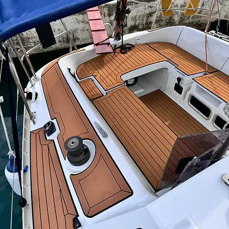 Farfalla Vintage Sailboat 보트호텔 오파티아