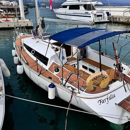 Botel Farfalla Vintage Sailboat Opatija