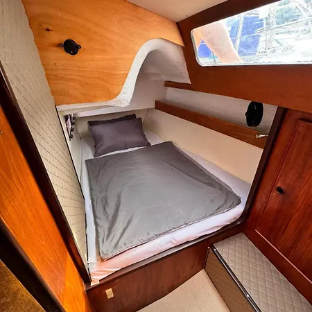 Farfalla Vintage Sailboat 보트호텔 오파티아